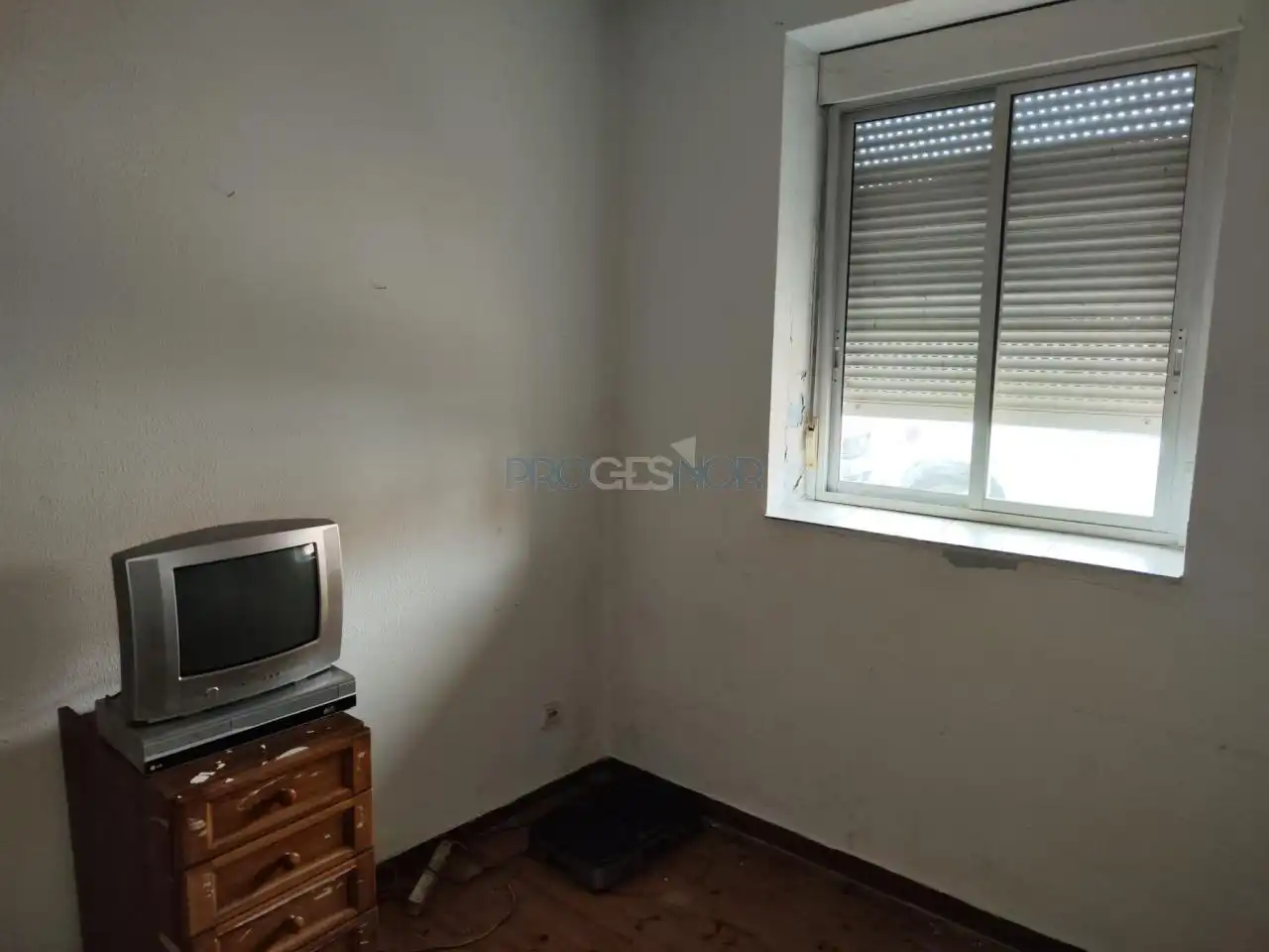 Dormitori de Casa o xalet en venda en León Capital  amb Jardí privat i Traster