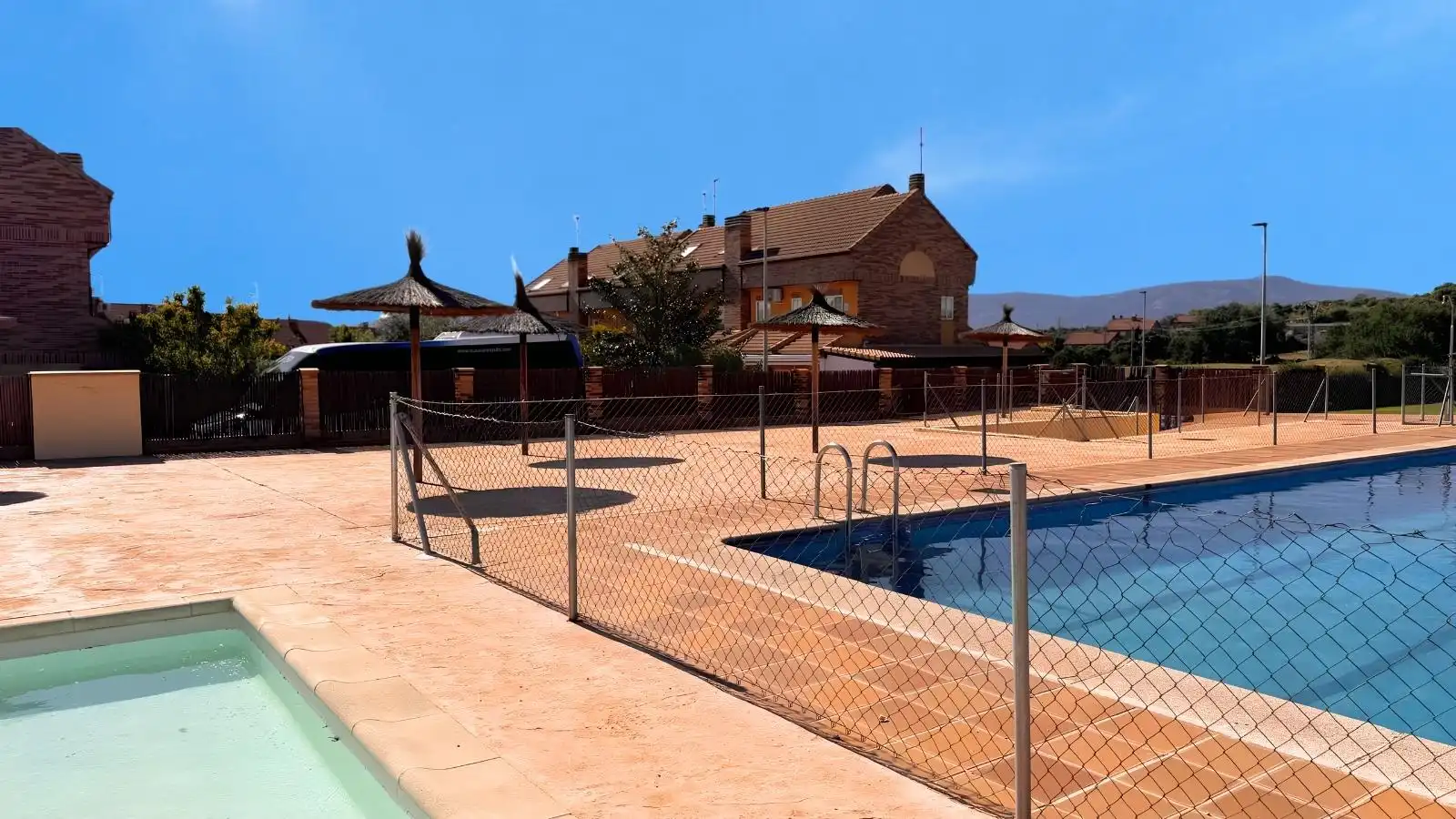 Swimming pool of Flat for share in Valdemorillo  with Heating, Private garden and Furnished
