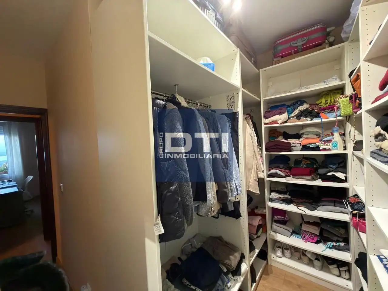 Dormitori de Pis en venda en Huelva amb Aire condicionat i Moblat