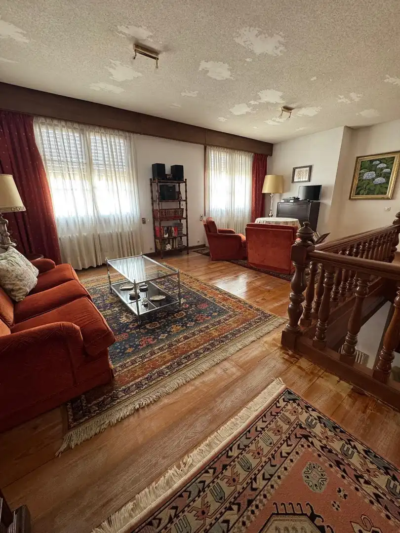 Sala d'estar de Casa o xalet en venda en Madrigal de las Altas Torres amb Calefacció