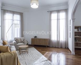 Living room of Apartment to rent in  Barcelona Capital  with Air Conditioner, Heating and Parquet flooring