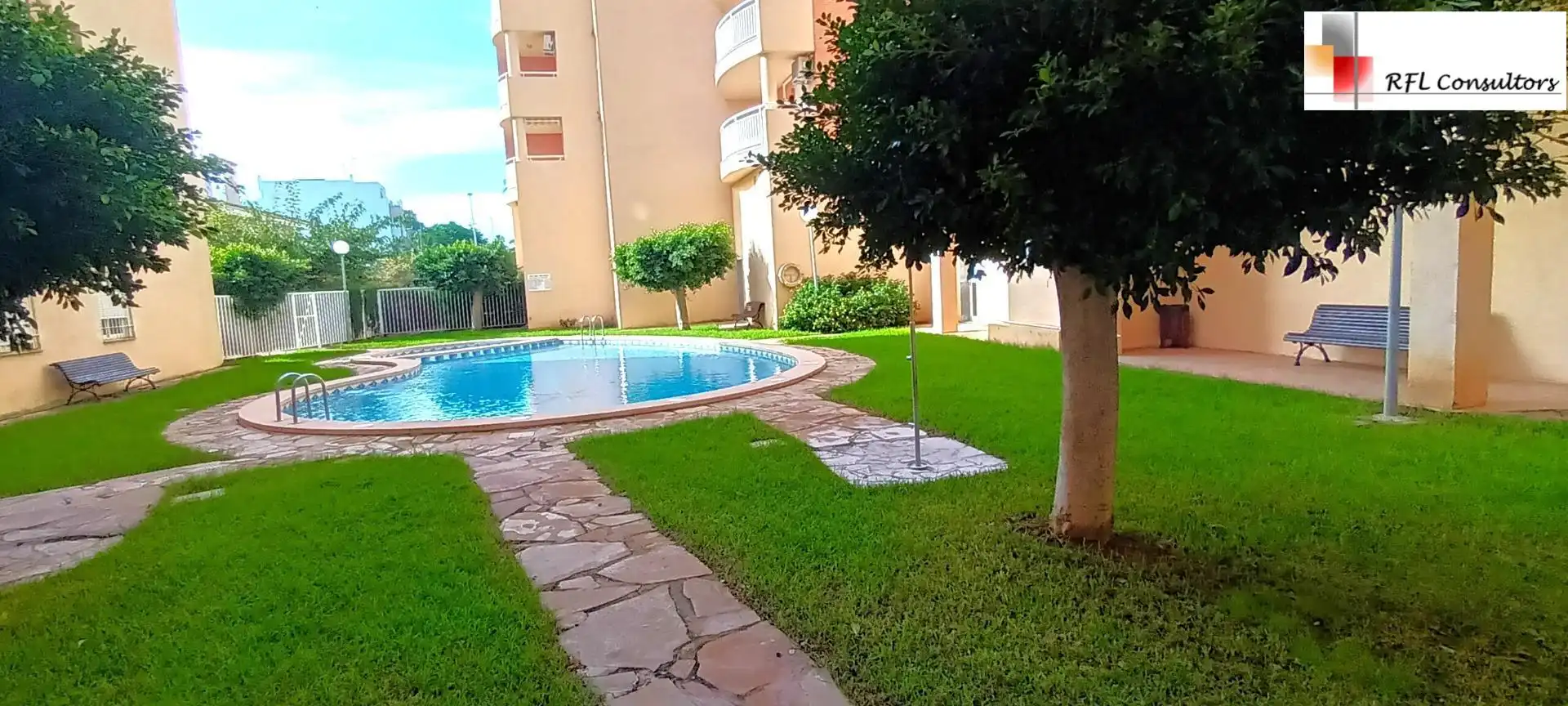 Schwimmbecken von Wohnungen zur Miete in Torreblanca mit Klimaanlage, Privatgarten und Terrasse