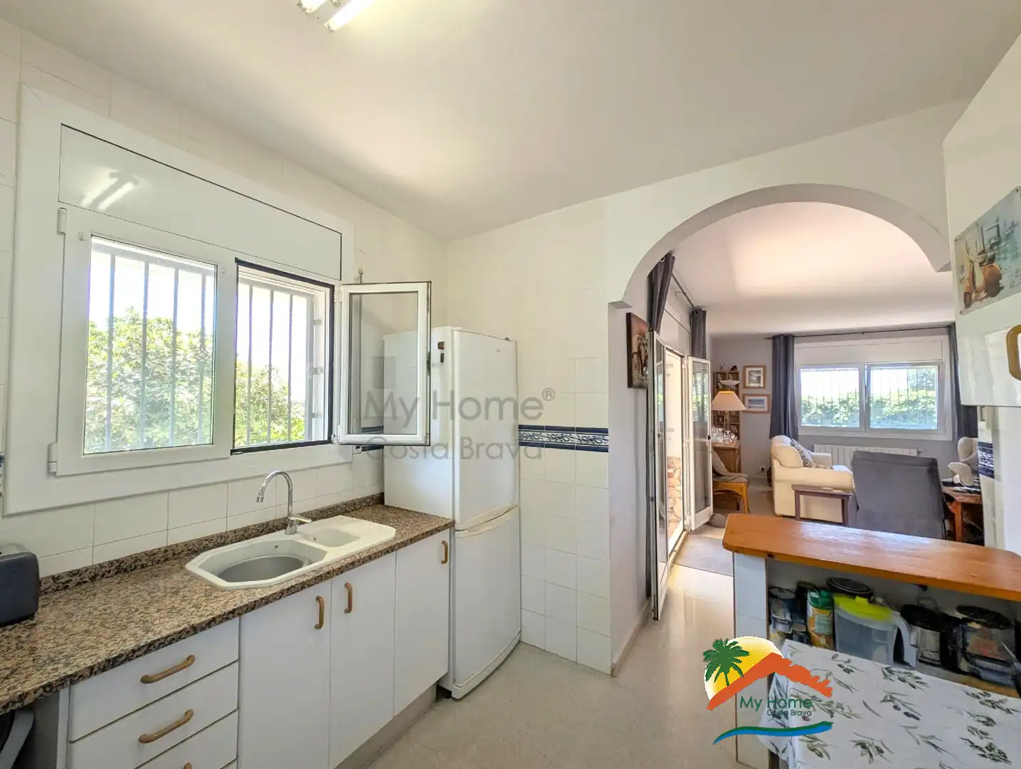 Küche von Haus oder Chalet zum Verkauf in Lloret de Mar mit Heizung, Privatgarten und Terrasse