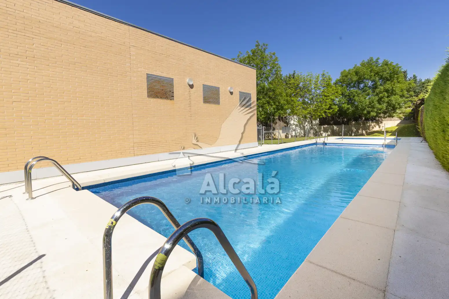Schwimmbecken von Wohnung zum Verkauf in Villalbilla mit Klimaanlage, Heizung und Terrasse