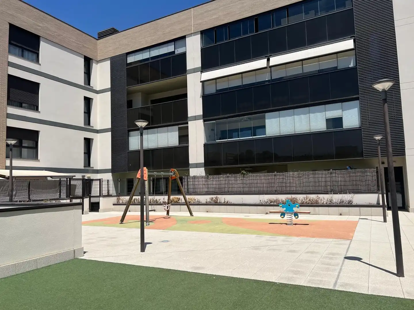 Exterior view of Flat for sale in Zaragoza  with Air Conditioner, Heating and Community pool