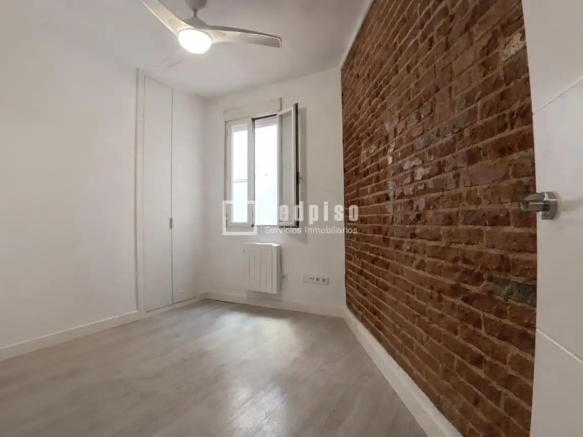 Bedroom of Flat for rent in Chamberí