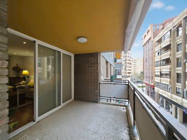 Wohnung mit Aufzug zum Verkauf in Carrer Italia