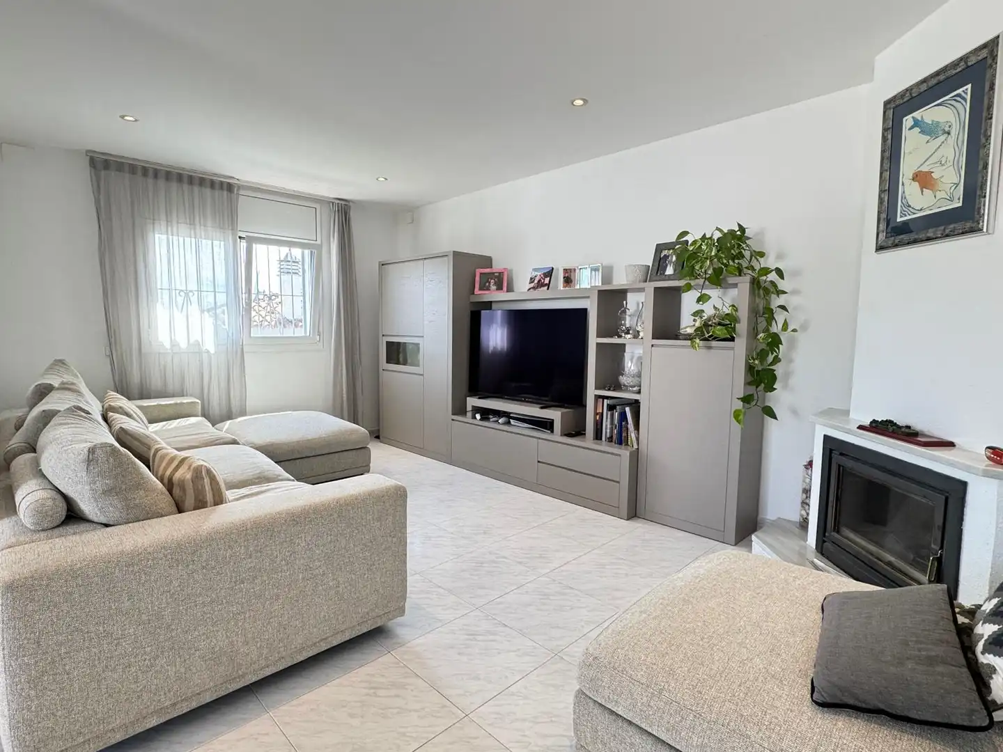 Sala de estar de Casa o chalet en venta en L'Escala con Aire acondicionado, Calefacción y Jardín privado