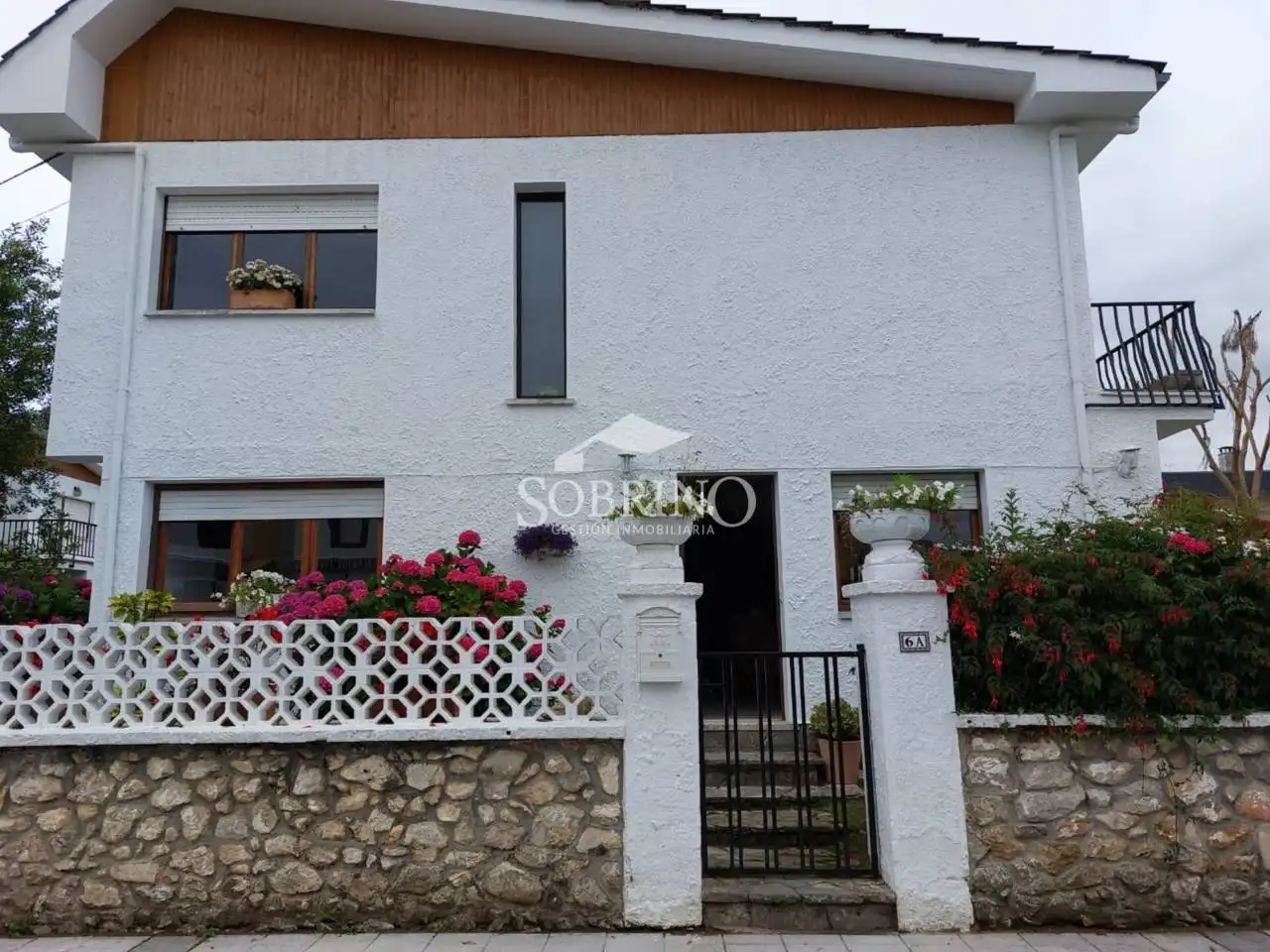 Villa mit Garten zum Verkauf in Calle Celorio 1, imagen 2