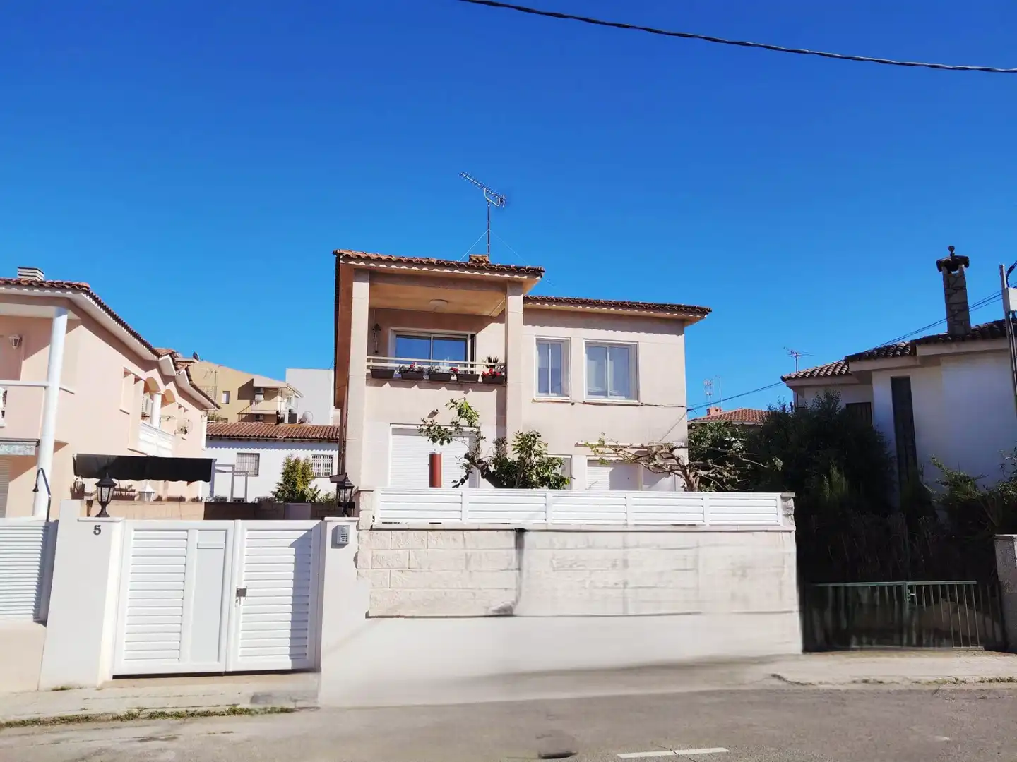 Vista exterior de Planta baja en venta en Cambrils con Aire acondicionado, Jardín privado y Parquet