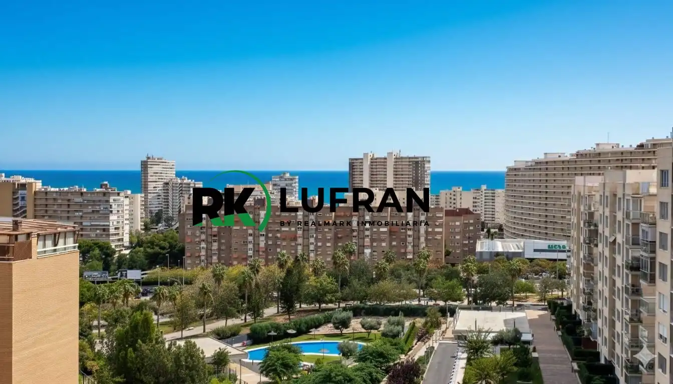 Vista exterior de Ático en venta en Alicante / Alacant con Aire acondicionado, Calefacción y Jardín privado