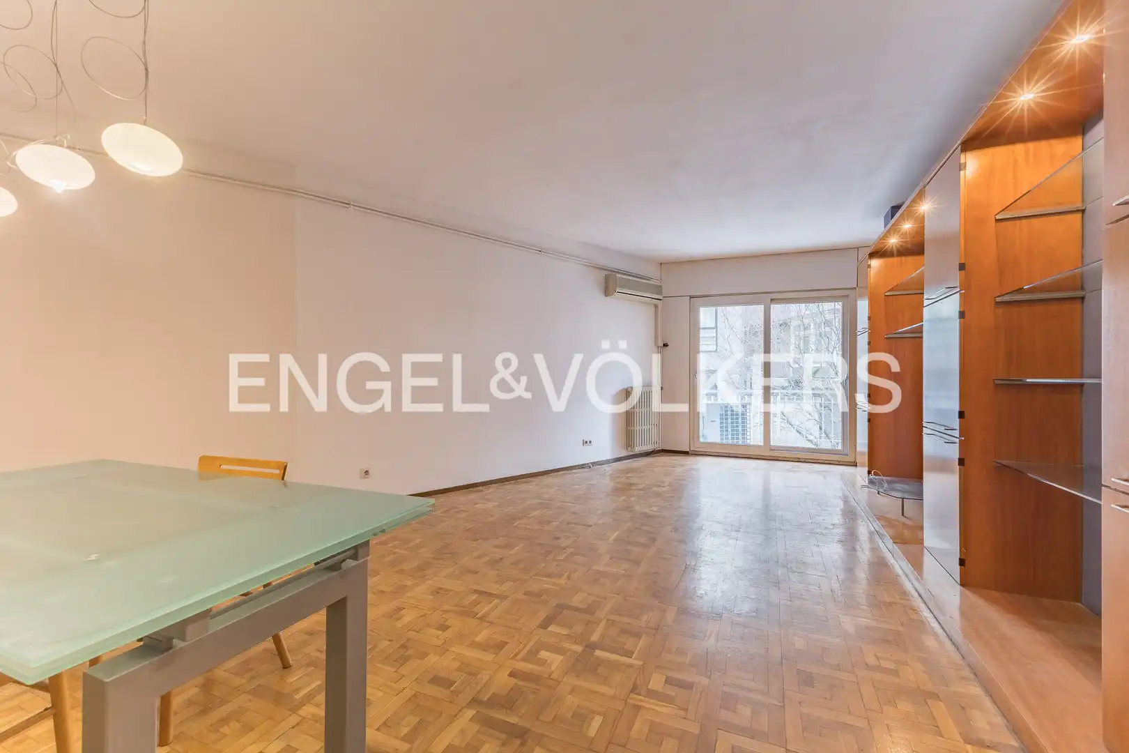 Living room of Flat for rent in Barcelona  with Air Conditioner, Heating and Parquet flooring