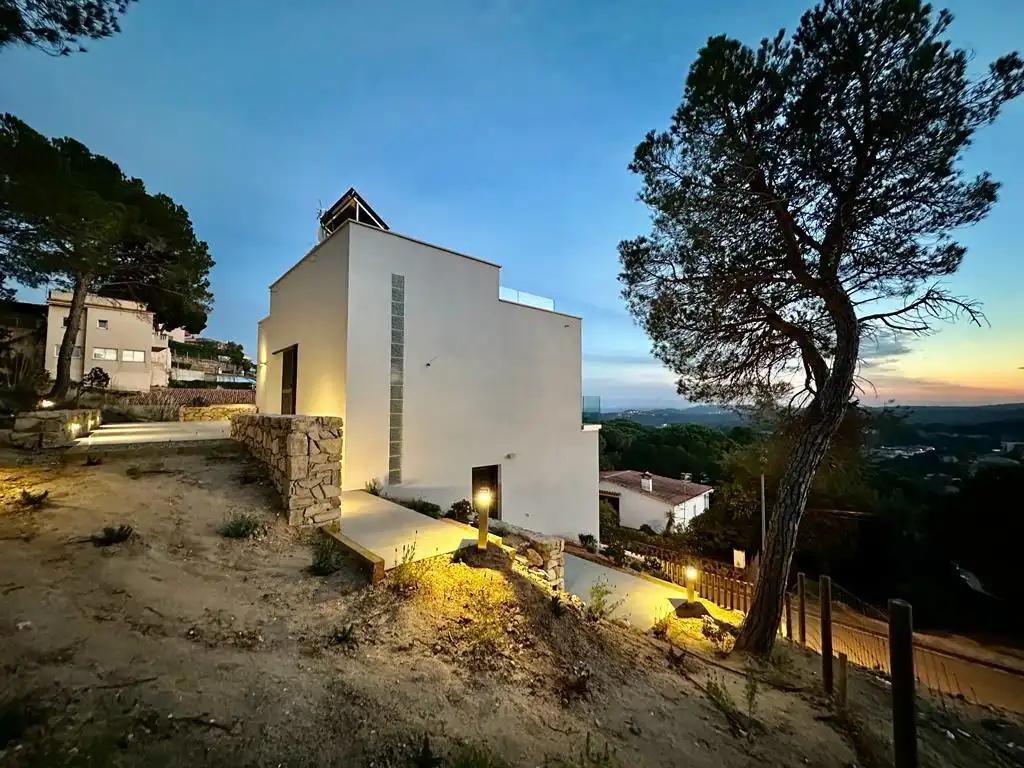 Casa amb piscina en venda a Lloret Verd - Els Pinars, imagen 3