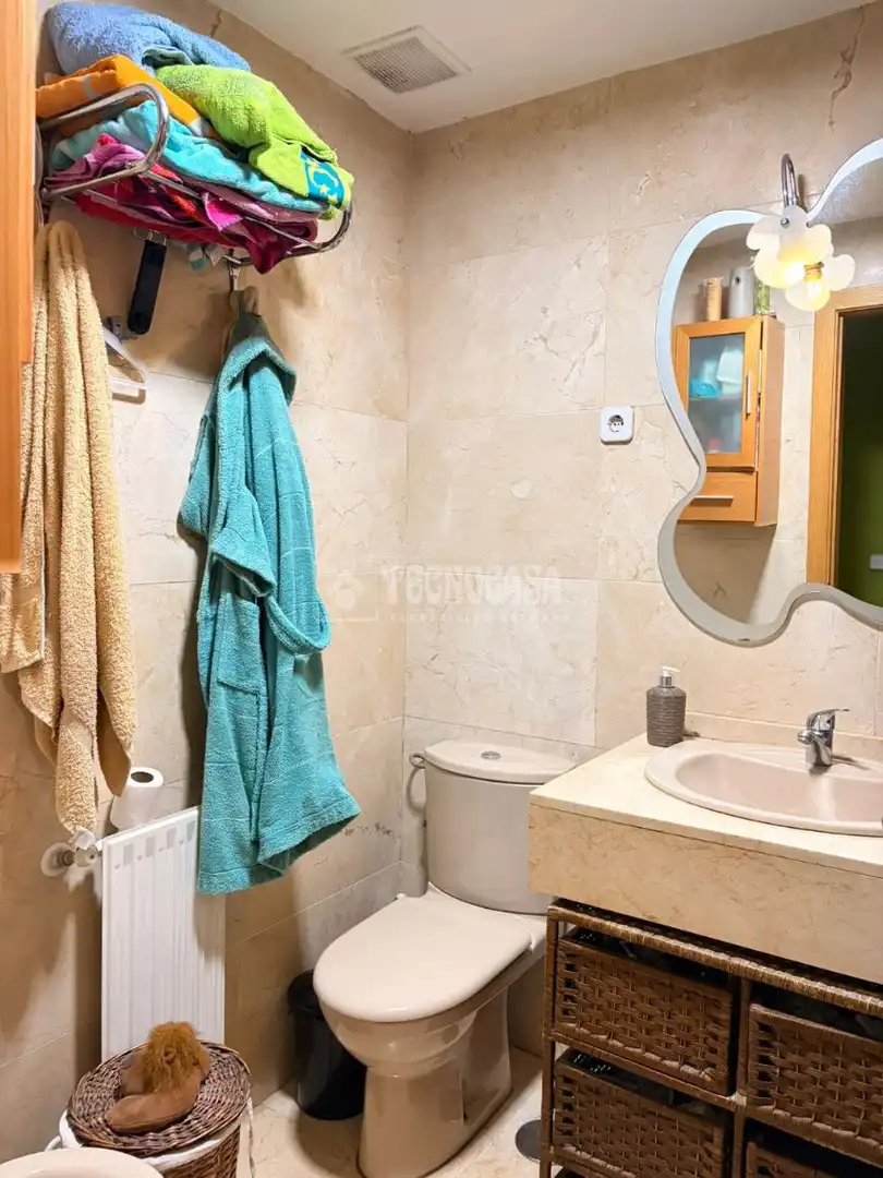 Bathroom of Flat for sale in Valdemoro  with Air Conditioner, Storage room and Community pool