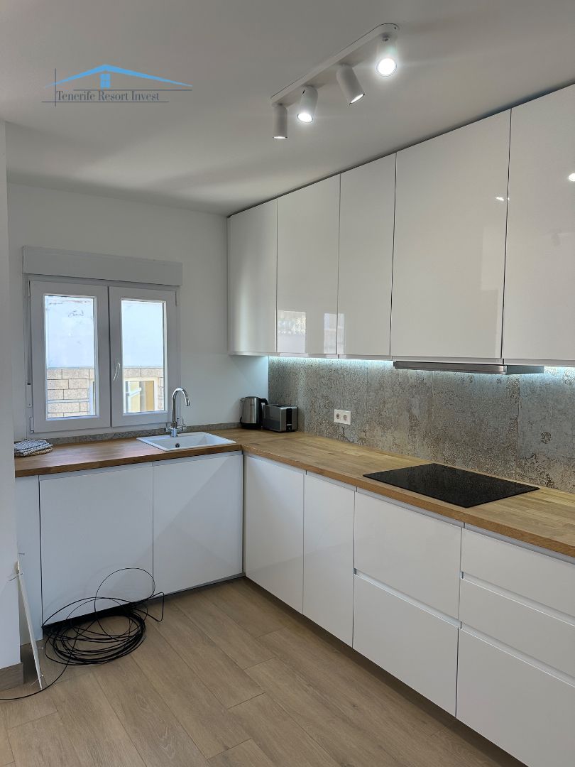 Single-family semi-detached for sale in Avenida Virgen de Guadalupe, Playa del Duque