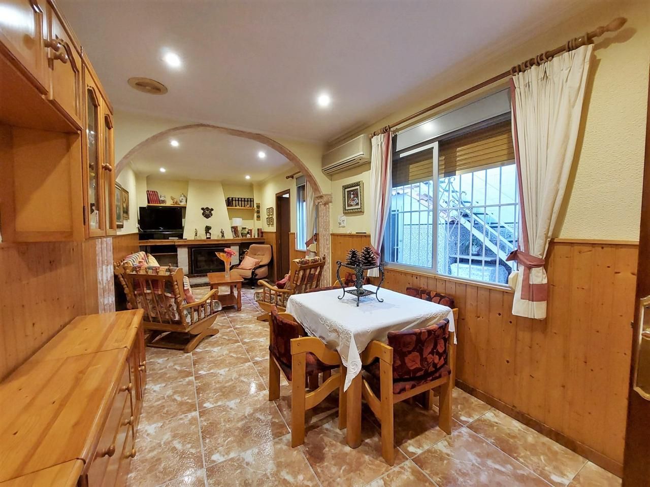 Menjador de Planta baixa de lloguer en Elche / Elx amb Aire condicionat, Terrassa i Moblat