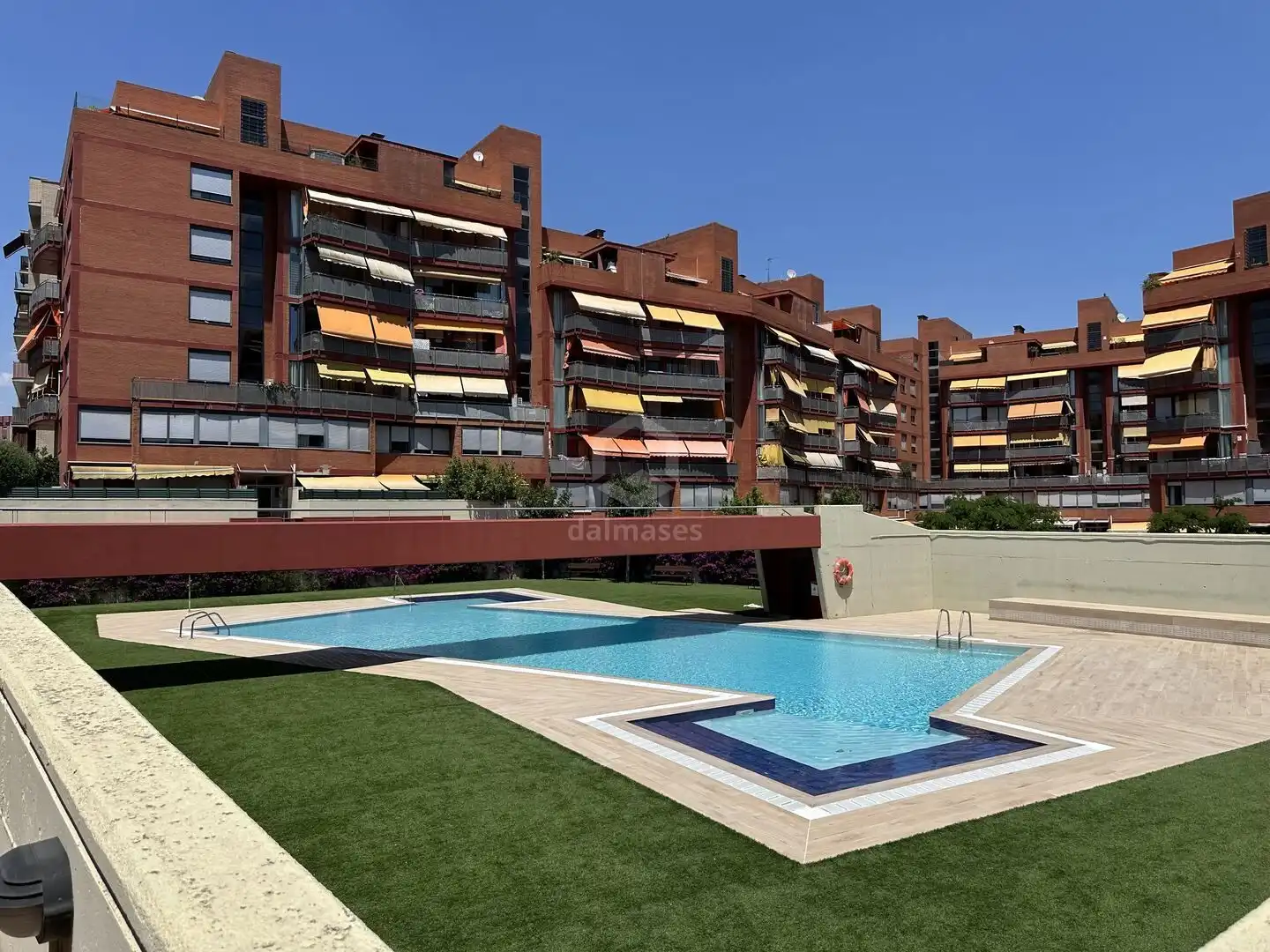 Piscina de Dúplex en venta en Sant Andreu de la Barca con Aire acondicionado y Piscina comunitaria