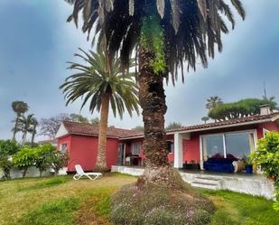 Vista exterior de Casa o xalet en venda en La Orotava amb Calefacció, Jardí privat i Terrassa