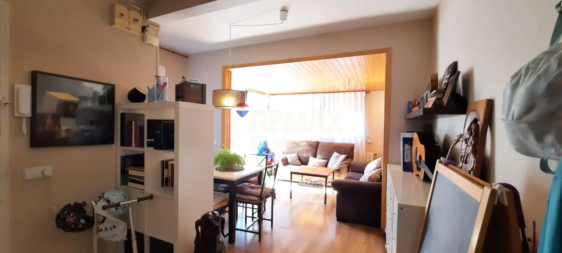 Sala d'estar de Àtic en venda en Vilanova i la Geltrú amb Calefacció, Parquet i Terrassa