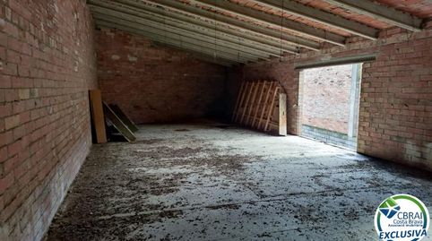 Almacén con calificación de uso residencial urbano en Vilanova de la Muga, imagen 2
