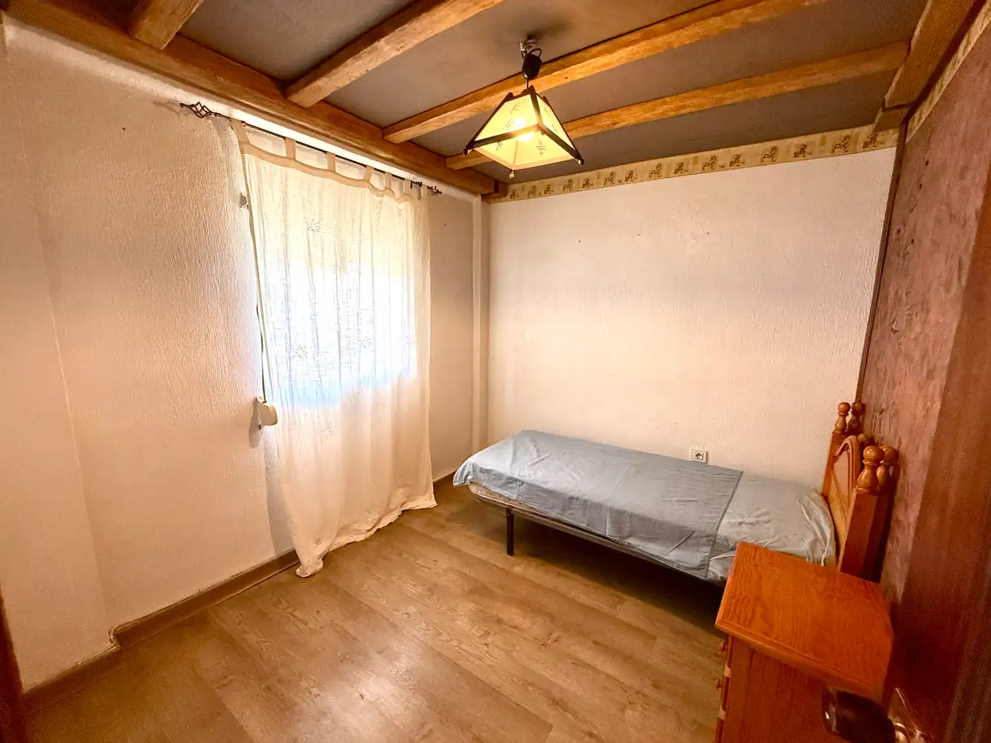 Schlafzimmer von Wohnung zum Verkauf in San Juan de Aznalfarache mit Klimaanlage und Ofen