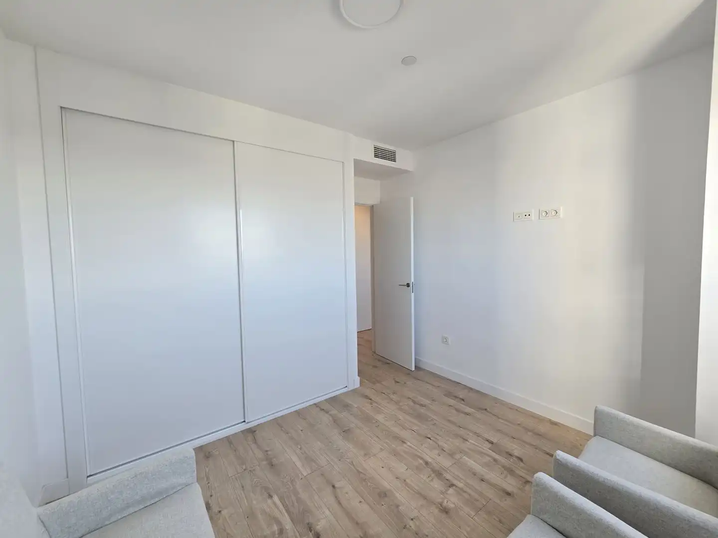 Schlafzimmer von Wohnung zur Miete in Málaga mit Klimaanlage, Heizung und Terrasse