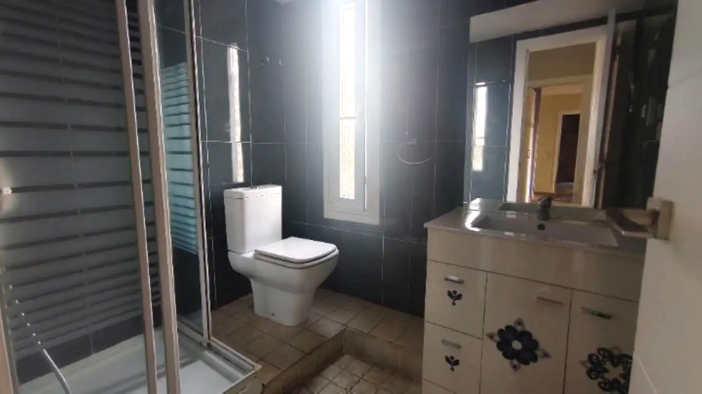 Bathroom of Flat for sale in Madrid  with Heating, Internet and Community pool