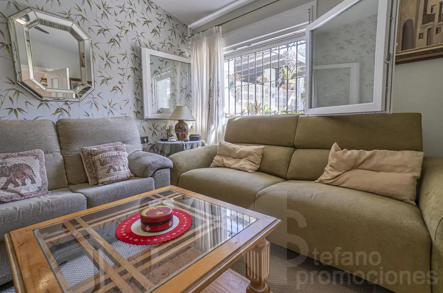 Living room of Houses for sale in Málaga  with Air Conditioner, Heating and Private garden
