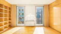 Bedroom of Flat for sale in  Barcelona Capital  with Air Conditioner, Terrace and Balcony