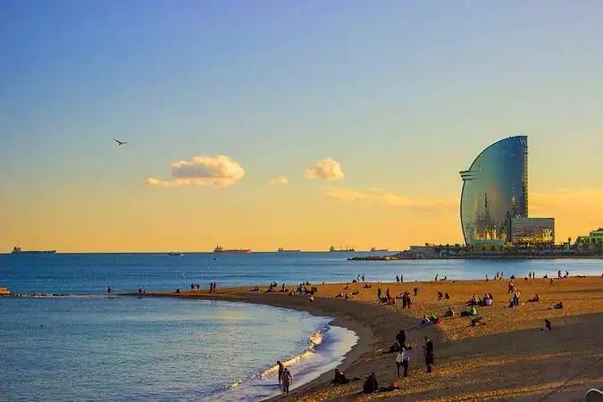 Außenansicht von Wohnung zum Verkauf in Barcelona mit Klimaanlage, Heizung und Möbliert