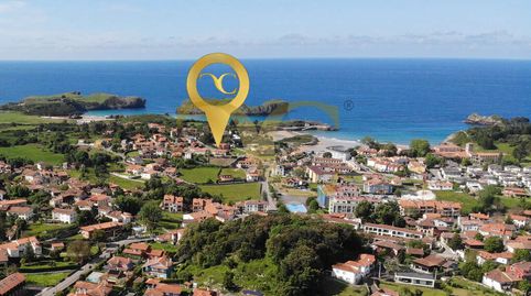 Exclusiva Pareado con jardín y vistas al mar a 200 metros de la playa de Celorio.