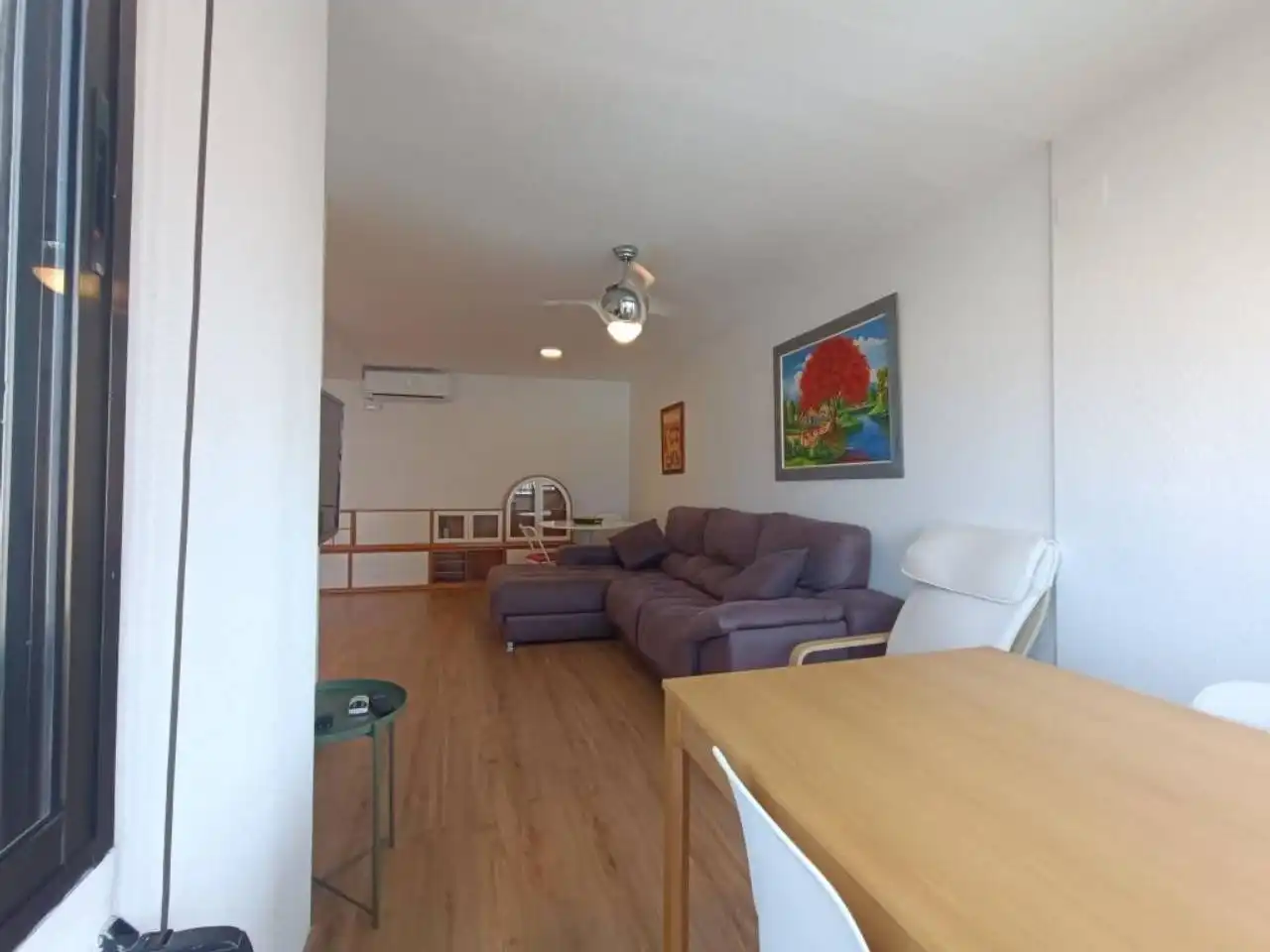 Sala d'estar de Apartament de lloguer en El Campello amb Aire condicionat, Terrassa i Moblat