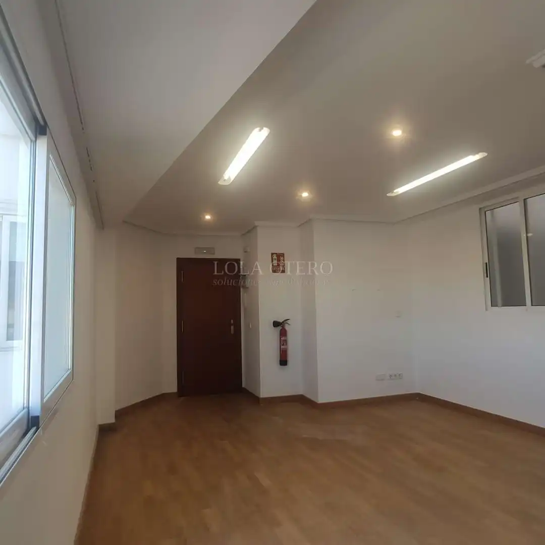 Oficina amb ascensor de lloguer a Ciutat Vella, imagen 24