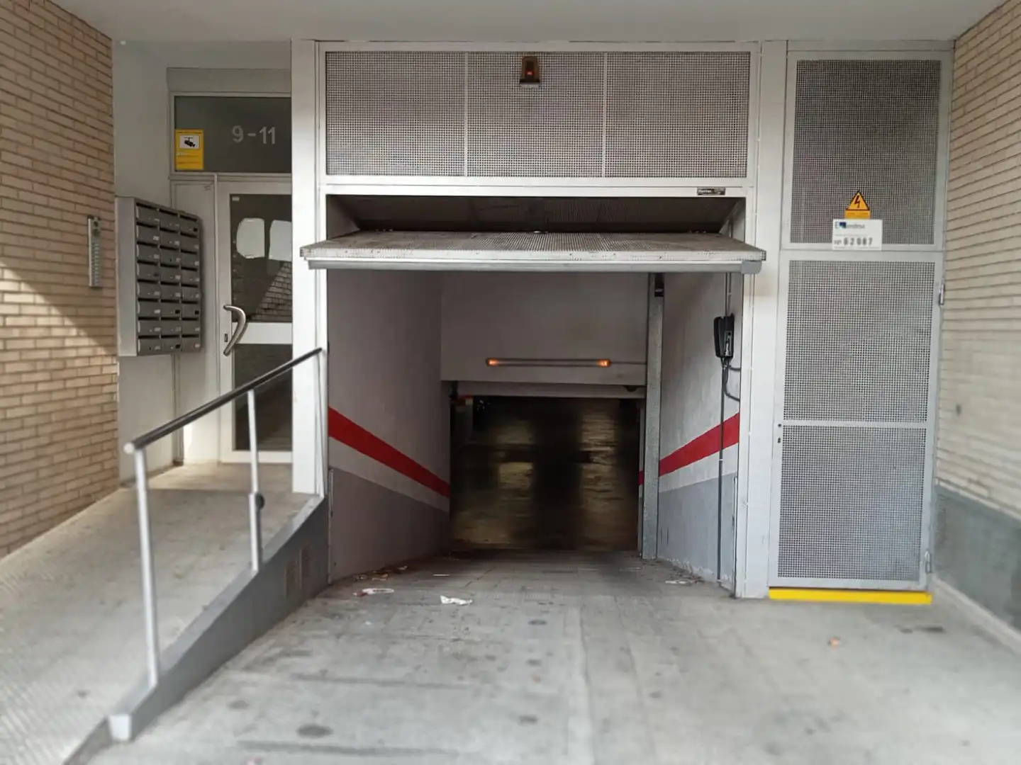 Garage for sale in Salt