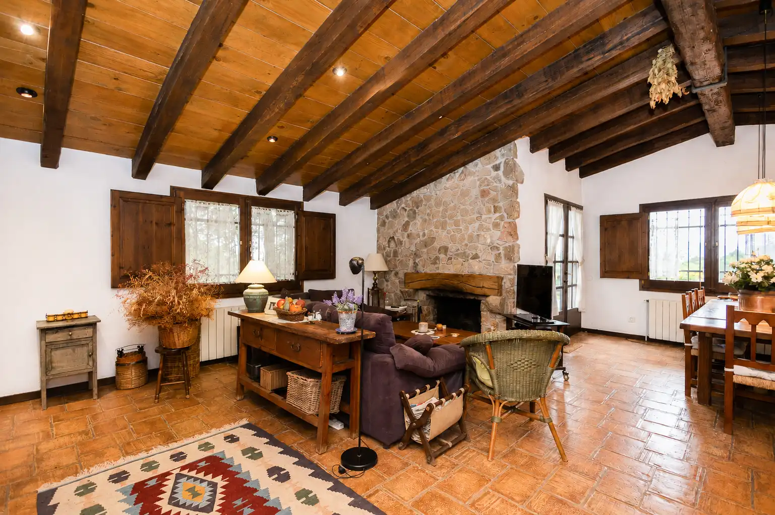 Sala de estar de Finca rústica en venta en L'Esquirol con Calefacción, Jardín privado y Terraza