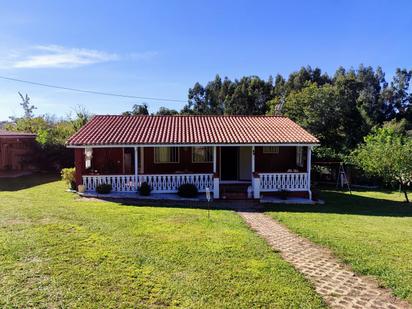 Vista exterior de Casa o xalet en venda en Bergondo amb Terrassa