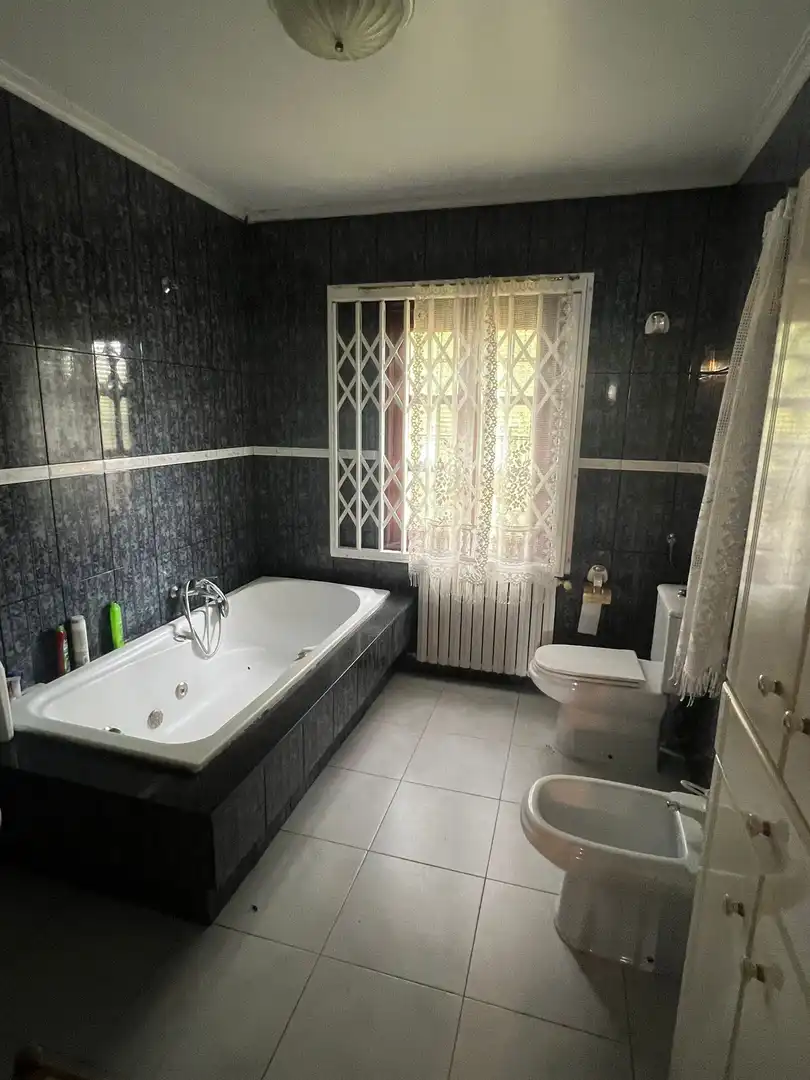 Badezimmer von Geschaftsraum zum Verkauf in Narón mit Heizung, Terrasse und Möbliert