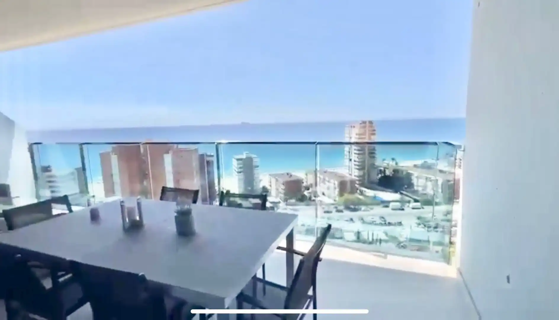 Apartamento con terraza en alquiler en Playa de Poniente