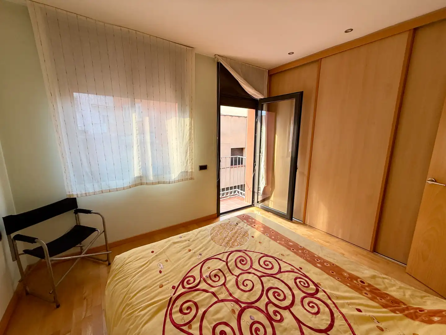 Dormitori de Casa adosada en venda en Barcelona amb Aire condicionat, Calefacció i Jardí privat