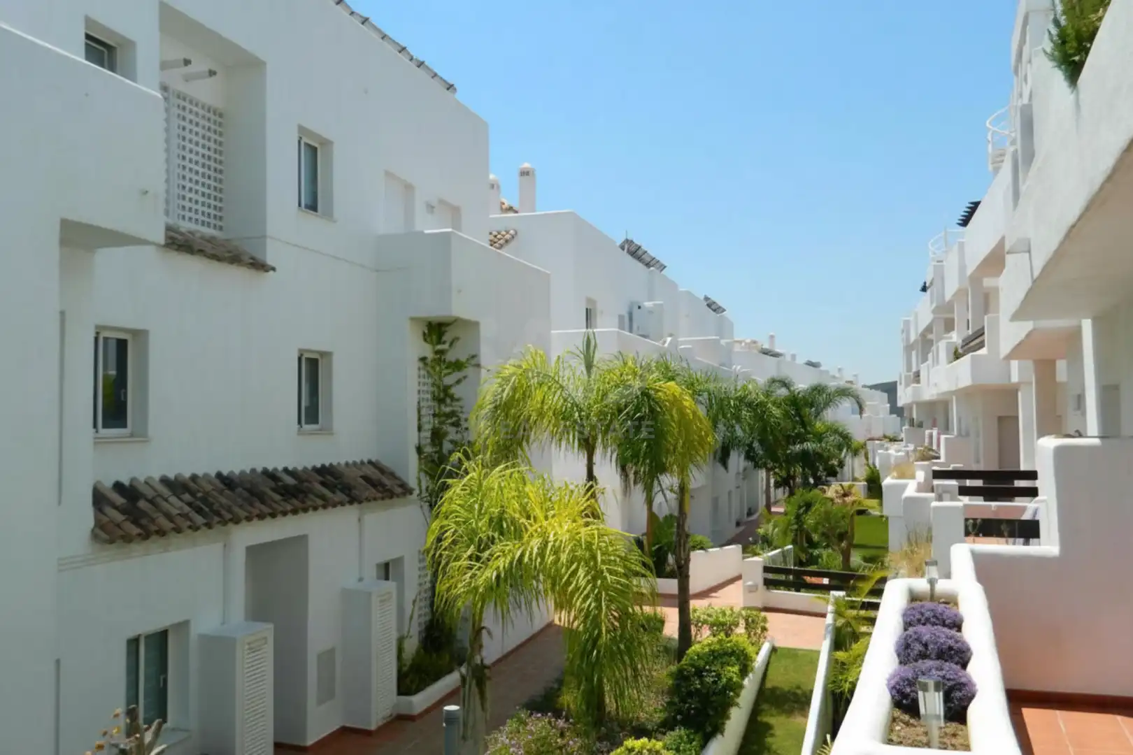 Exterior view of Flat for sale in Estepona  with Air Conditioner, Heating and Terrace
