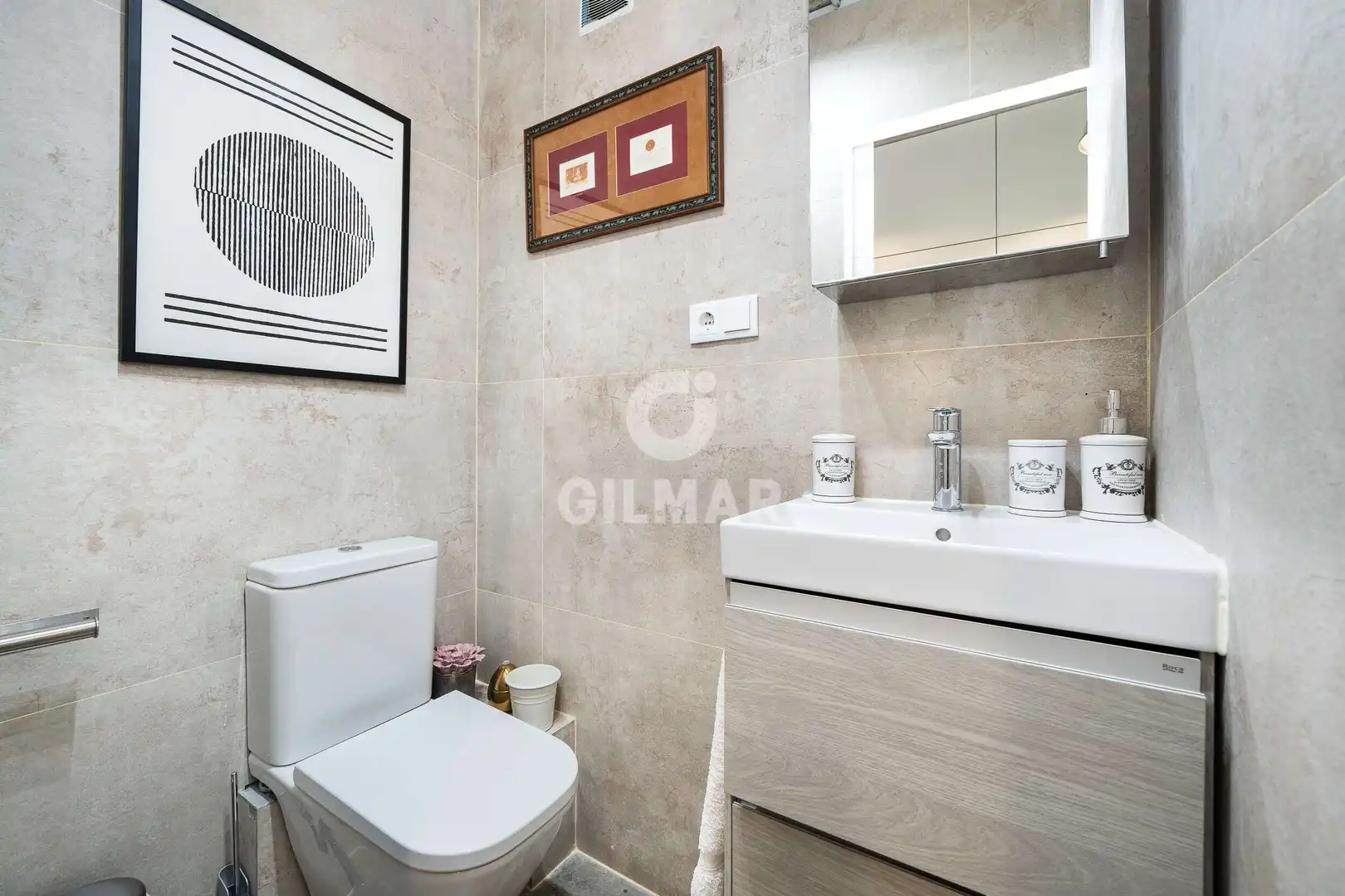 Badezimmer von Wohnung zum Verkauf in Madrid mit Heizung und Privatgarten