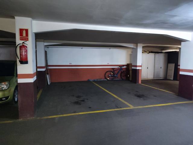 Garaje en Alquiler en Passeig de la Bonanova en Les Tres Torres