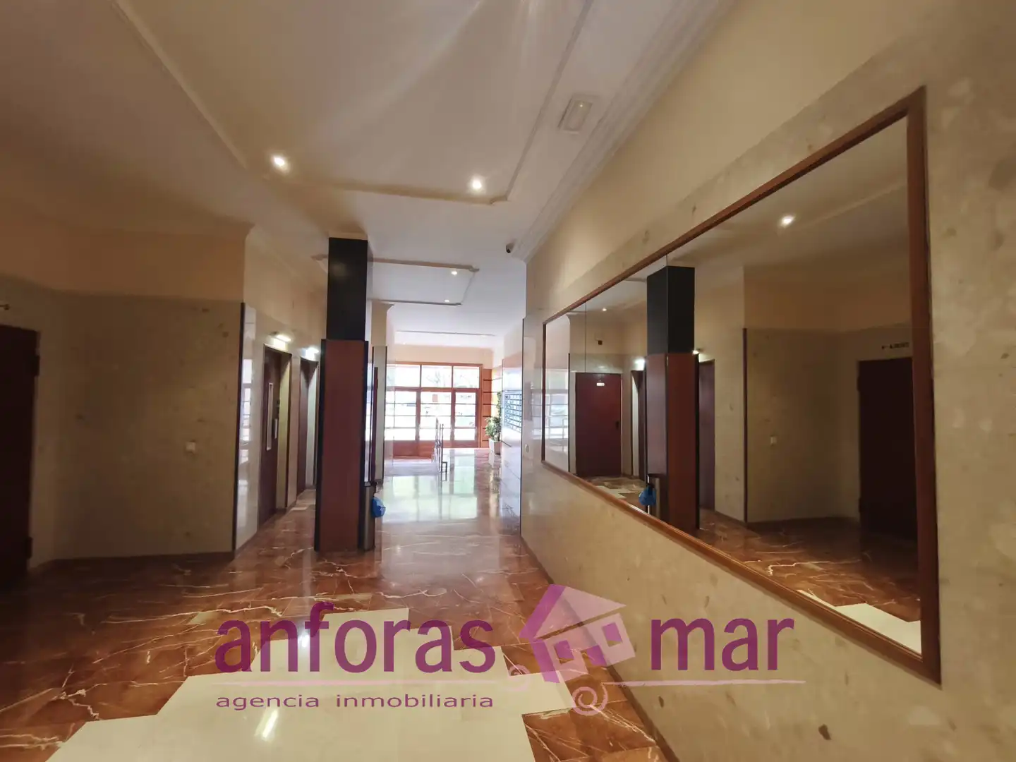 Wohnung zum Verkauf in Tarragona mit Klimaanlage, Heizung und Terrasse