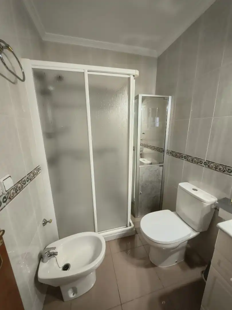 Baño de Piso en venta en Gines con Aire acondicionado