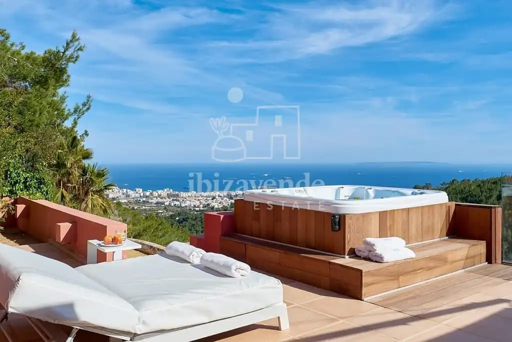 Vista exterior de Casa o xalet en venda en Eivissa amb Aire condicionat, Calefacció i Piscina