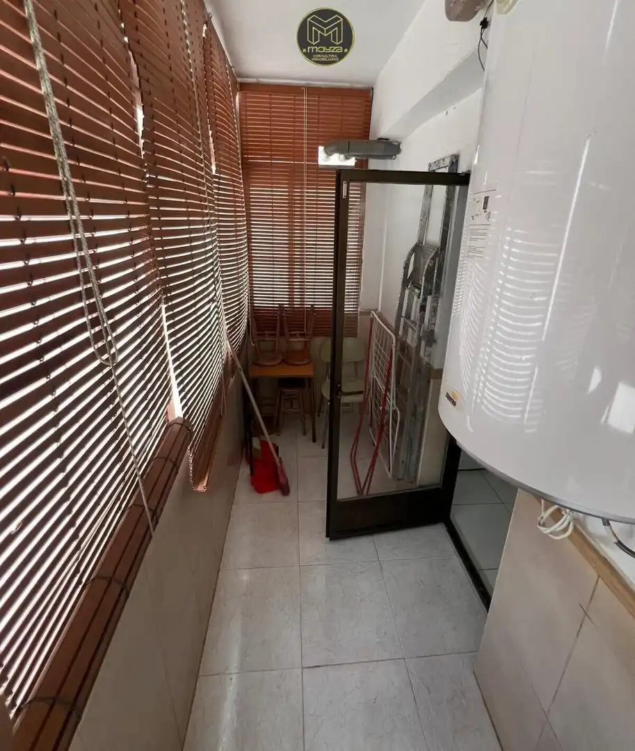 Wohnung zum Verkauf in Linares mit Klimaanlage, Terrasse und Abstellraum