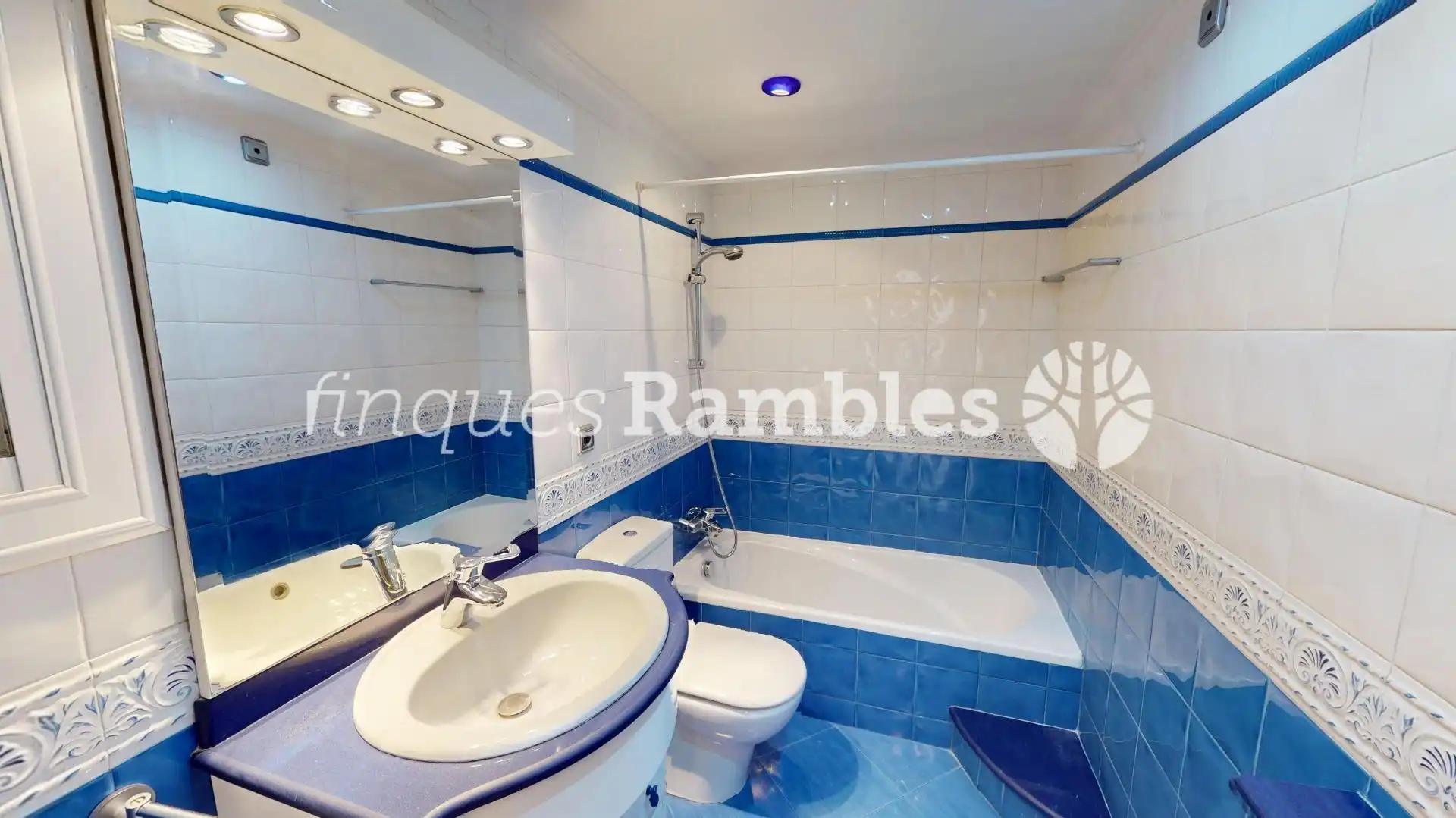 Bathroom of Flat for sale in Igualada  with Heating and Balcony