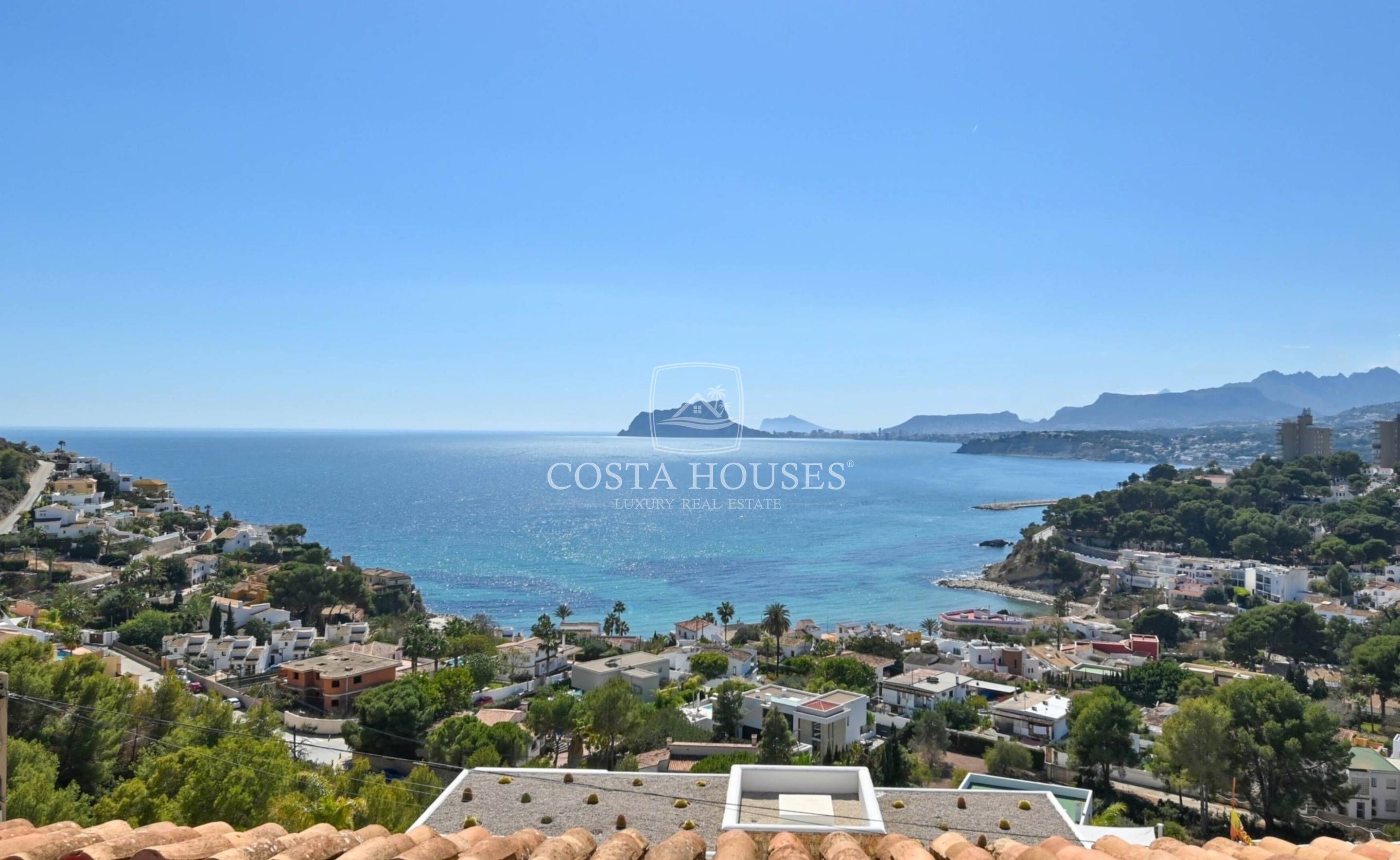 Vista exterior de Casa o xalet en venda en Moraira amb Aire condicionat, Calefacció i Jardí privat