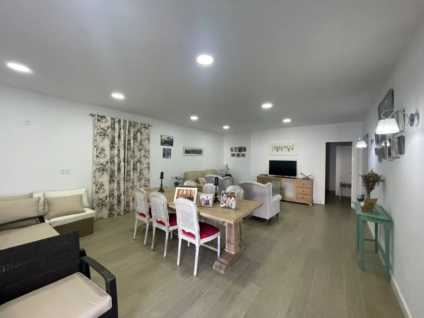 Living room of Houses for sale in Jerez de la Frontera  with Air Conditioner, Private garden and Furnished