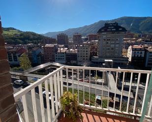 Vista exterior de Dúplex en venda en Elgoibar amb Balcó